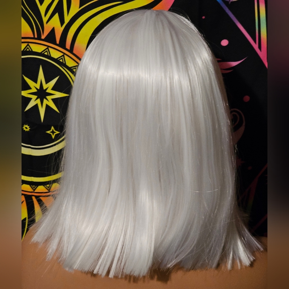 Wig - Picture 3 of 3